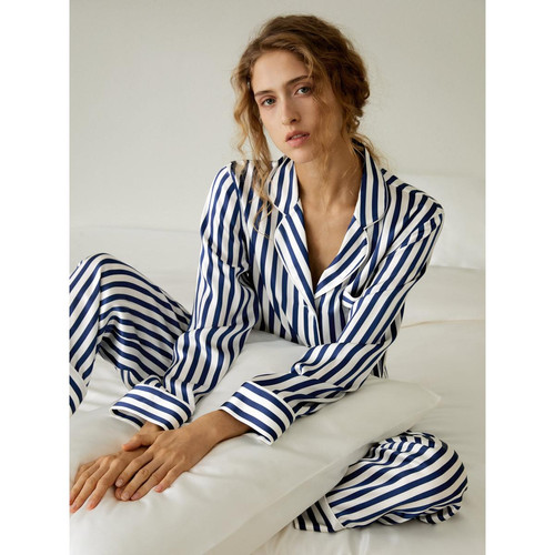 Ensemble pyjama rayé boutonné sur toute la longueur The Amalfi blanc en soie LilySilk Mode femme