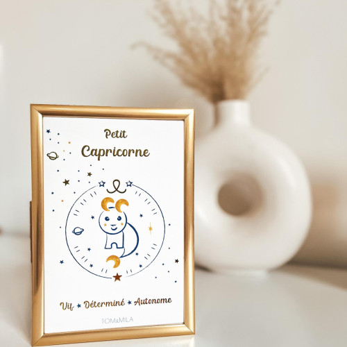 Tom & Mila - Carte Astro Petit avec enveloppe et blister et cadre doré Capricorne - Décoration enfant