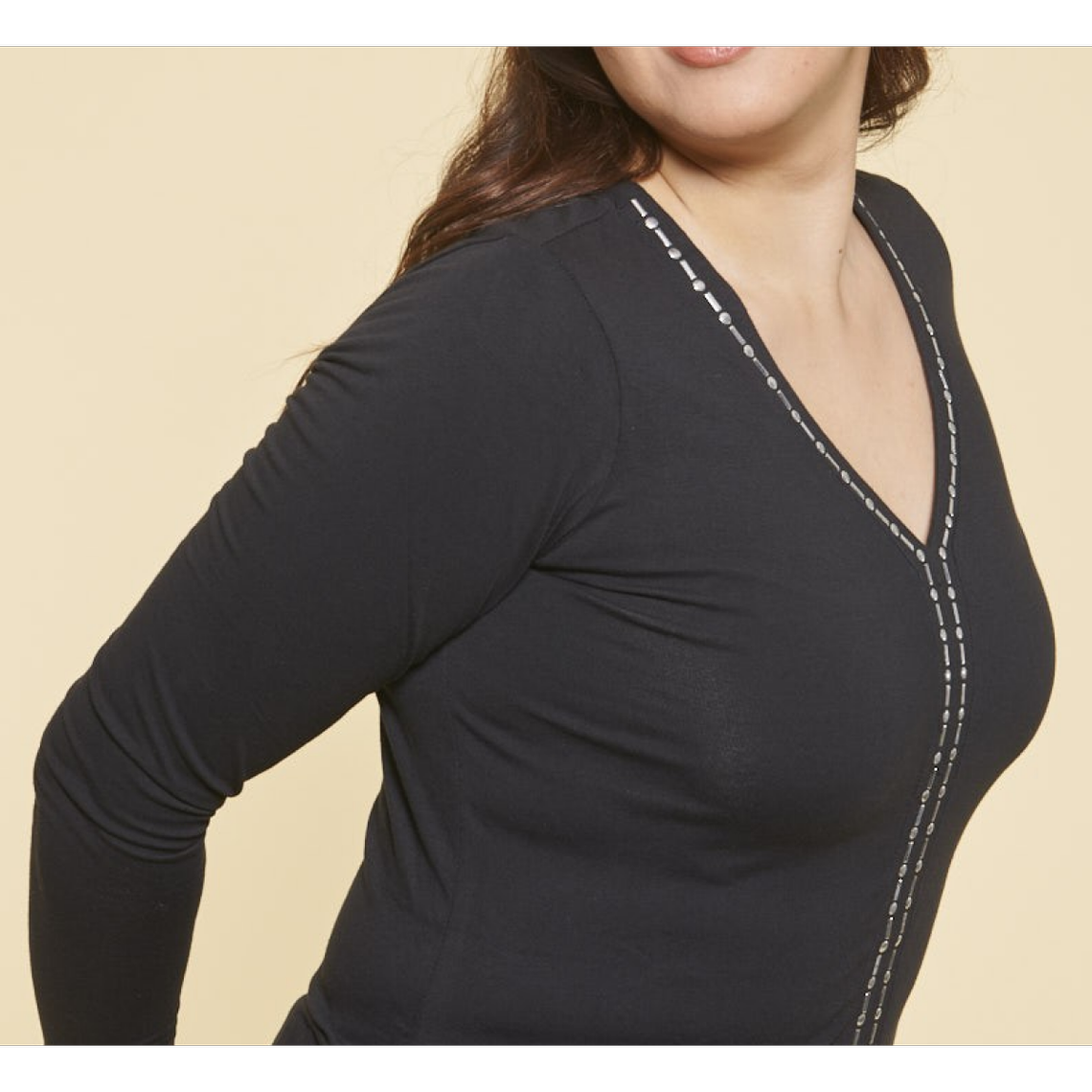 Tee-shirt col V et couture centrale avec perles fantaisie femme - Noir en coton