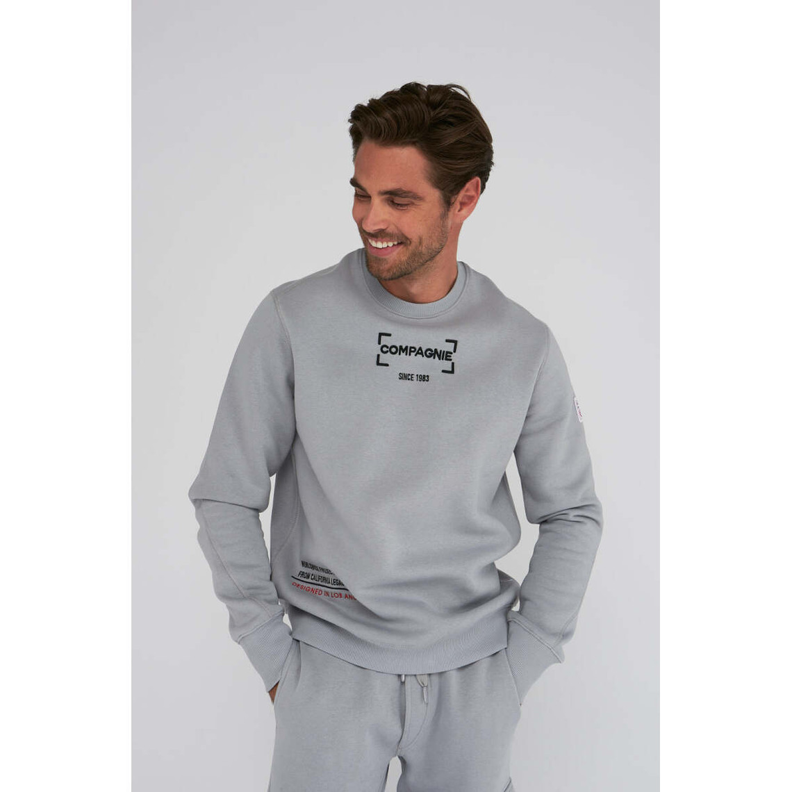 SWEAT COL ROND BRODERIE 2 gris