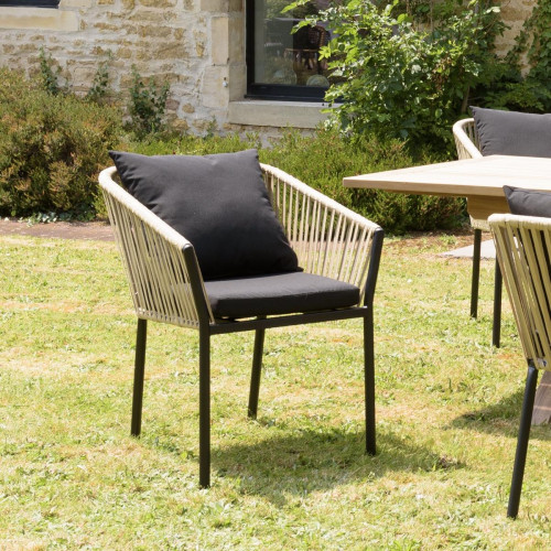 Macabane - Lot de 6 fauteuils en cordage couleur naturelle coussins noirs MALO - Salon De Jardin Design