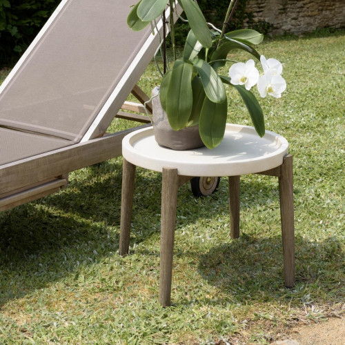 Macabane - Table d’appoint ronde plateau béton beige pieds acacia HECTOR - Meuble Et Déco Design
