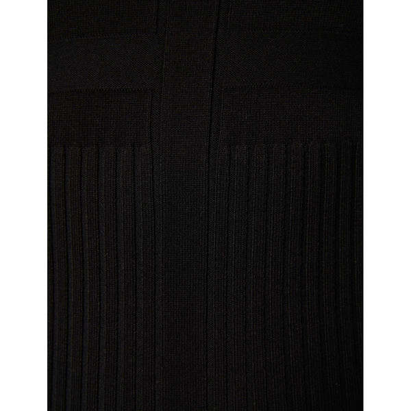 Robe pull ajustée à col roulé noir Robe courte