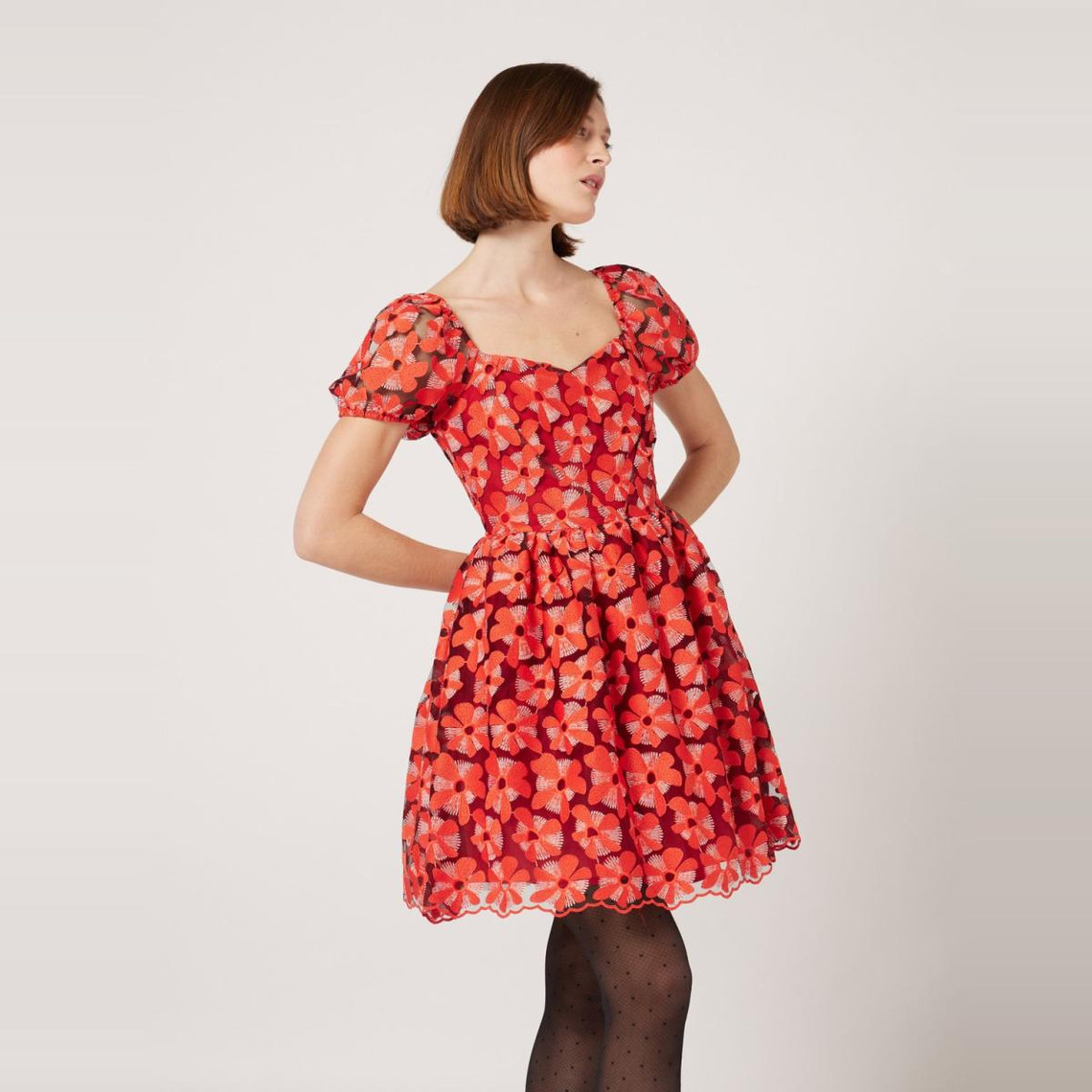 robe courte manches bouffantes rouge